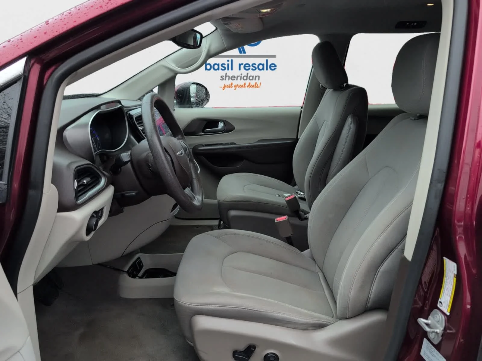 Used 2017 Velvet Red Pearlcoat Chrysler Touring image 12
