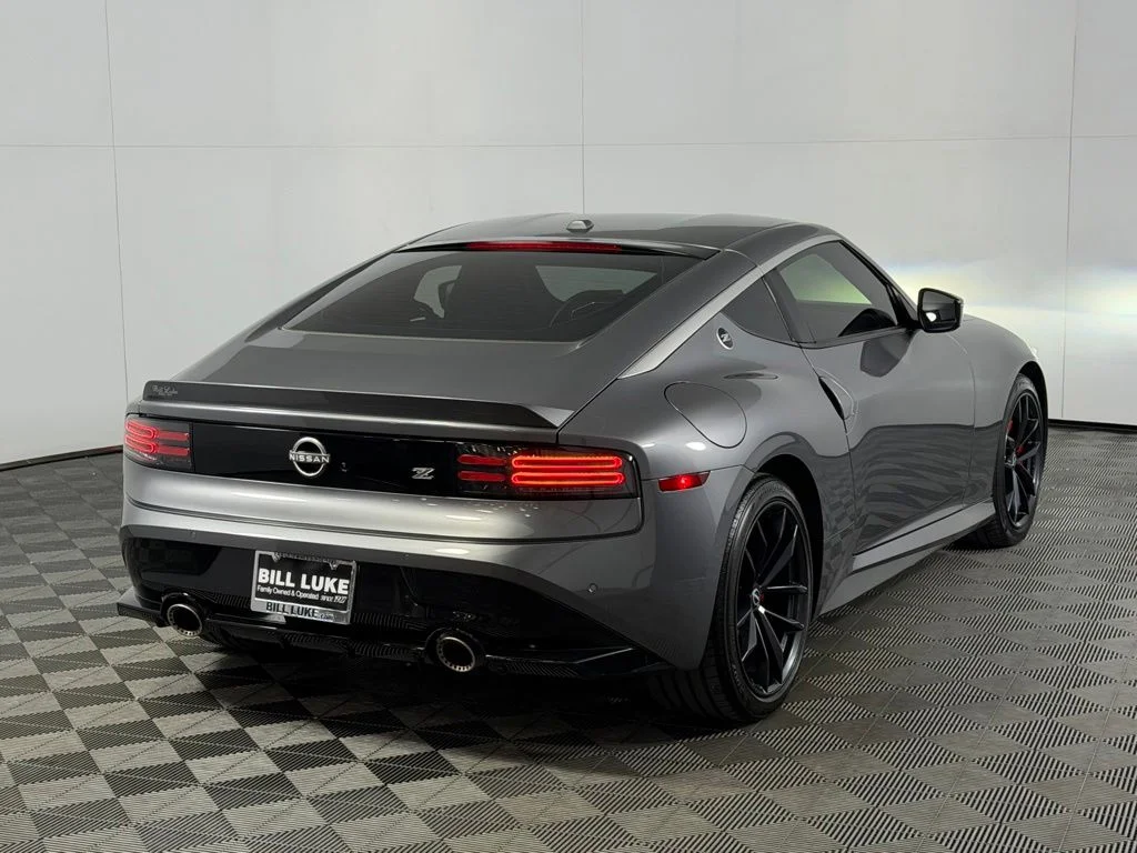 Used 2025 Gray Nissan Performance image 7