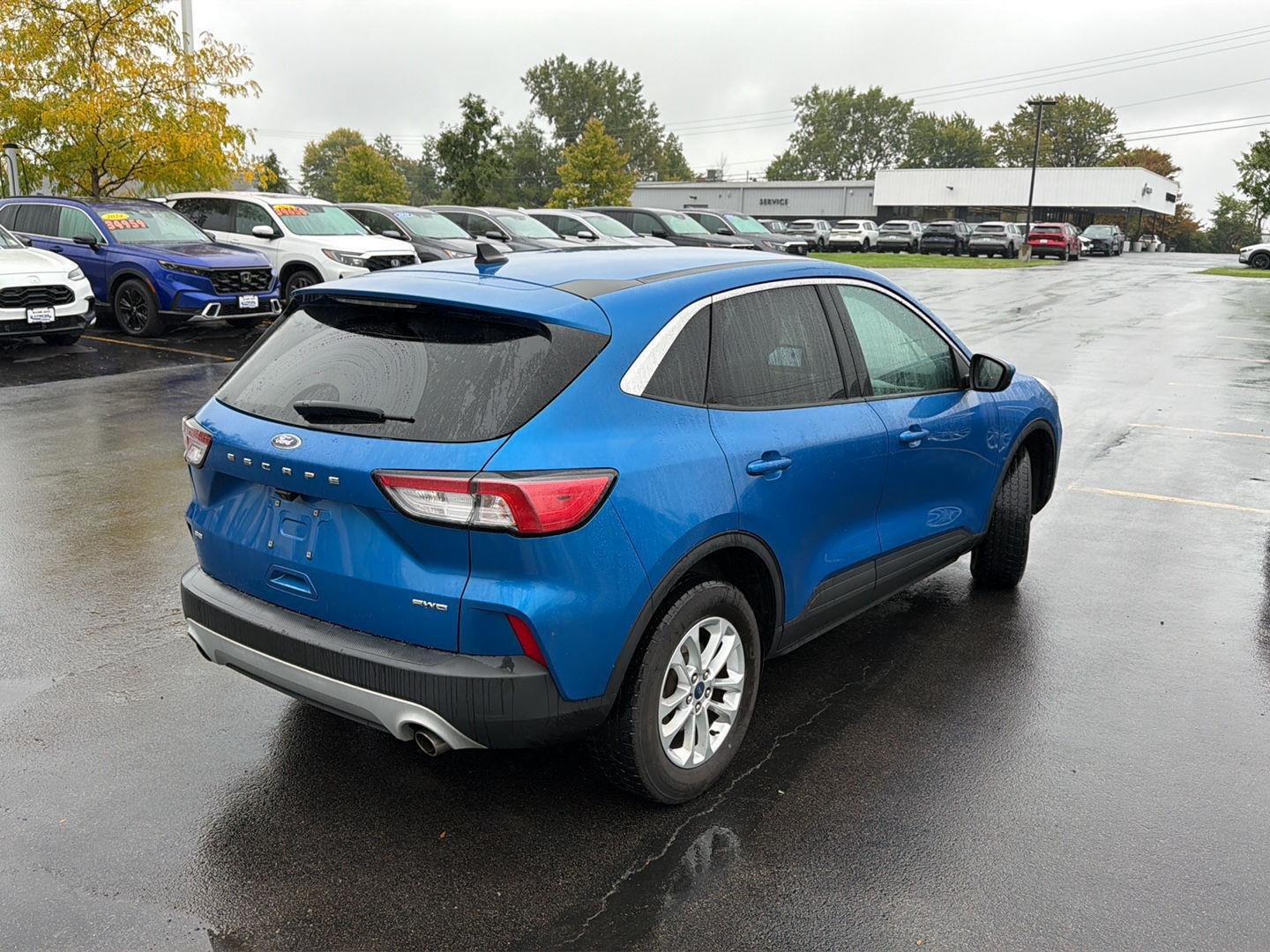 Used 2021 Velocity Blue Ford SE image 7