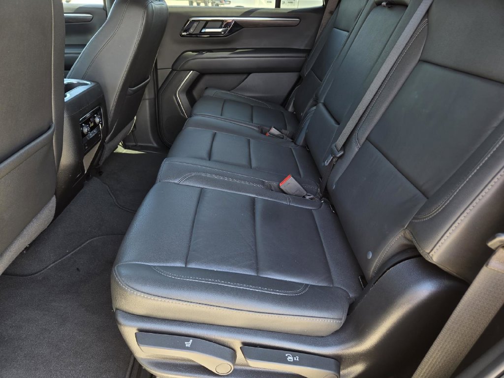 Used 2025 Black Chevrolet Z71 image 34