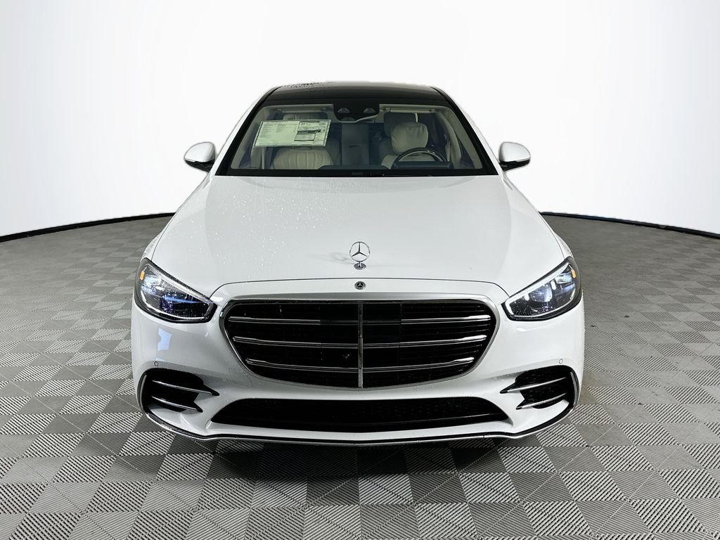 New 2026 MANUFAKTUR Moonlight White Metallic Mercedes-Benz S 500 image 2