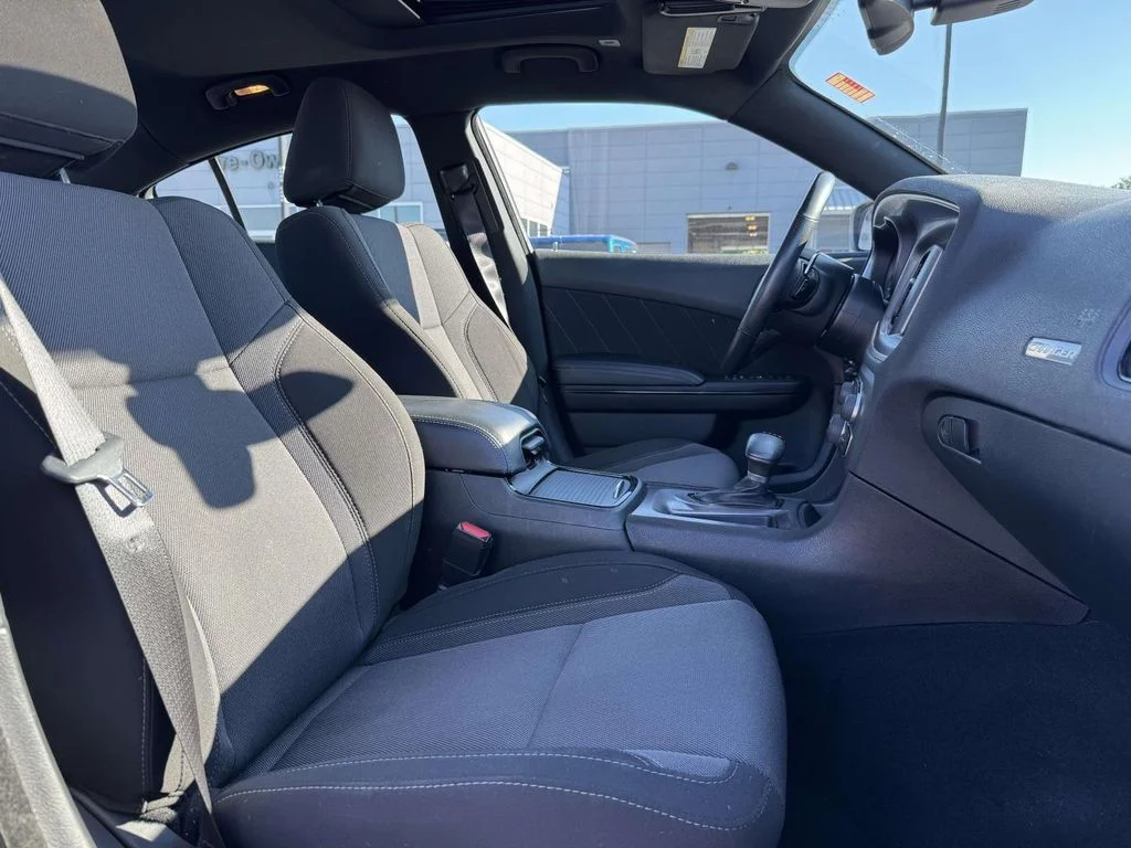 Used 2022  Dodge SXT image 15