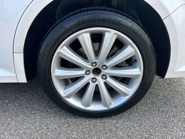 Used 2016 White Ford SEL image 9