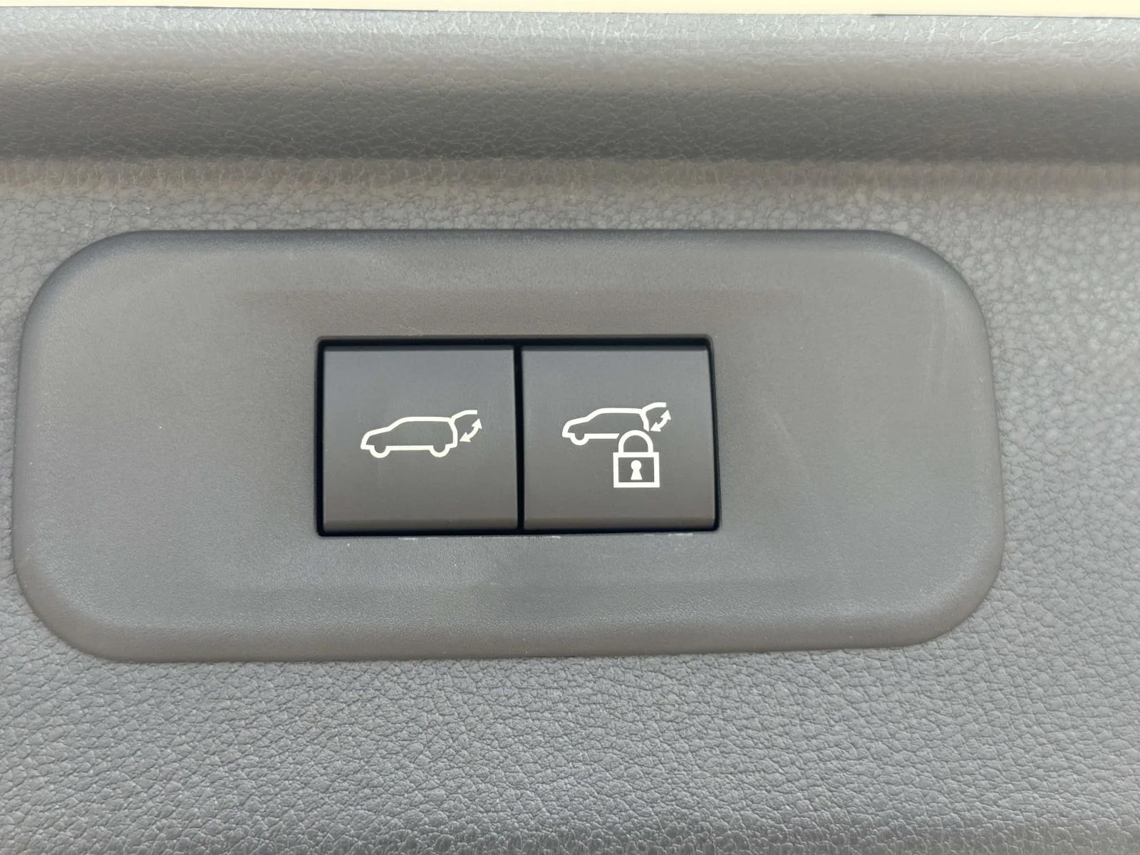 New 2026 Wind Chill Pearl Toyota XLE image 6