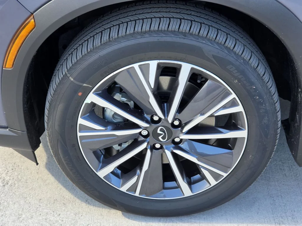 New 2027 MOONBOW BLUE INFINITI Luxe FWD image 7
