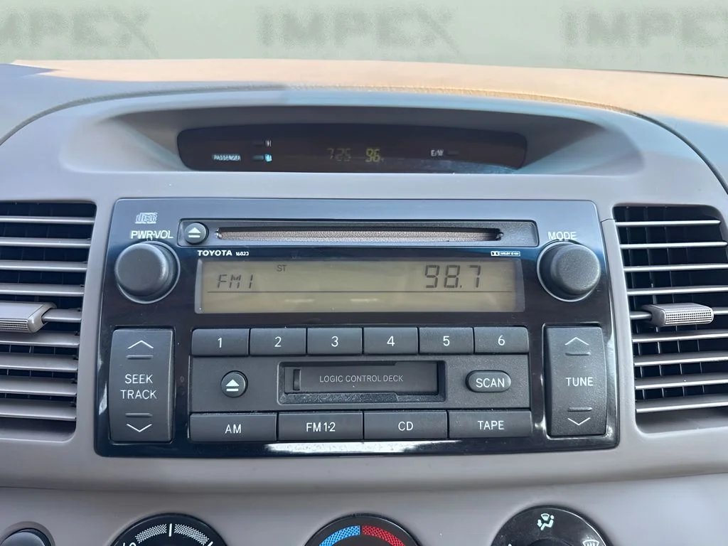 Used 2003 Beige Toyota LE image 14