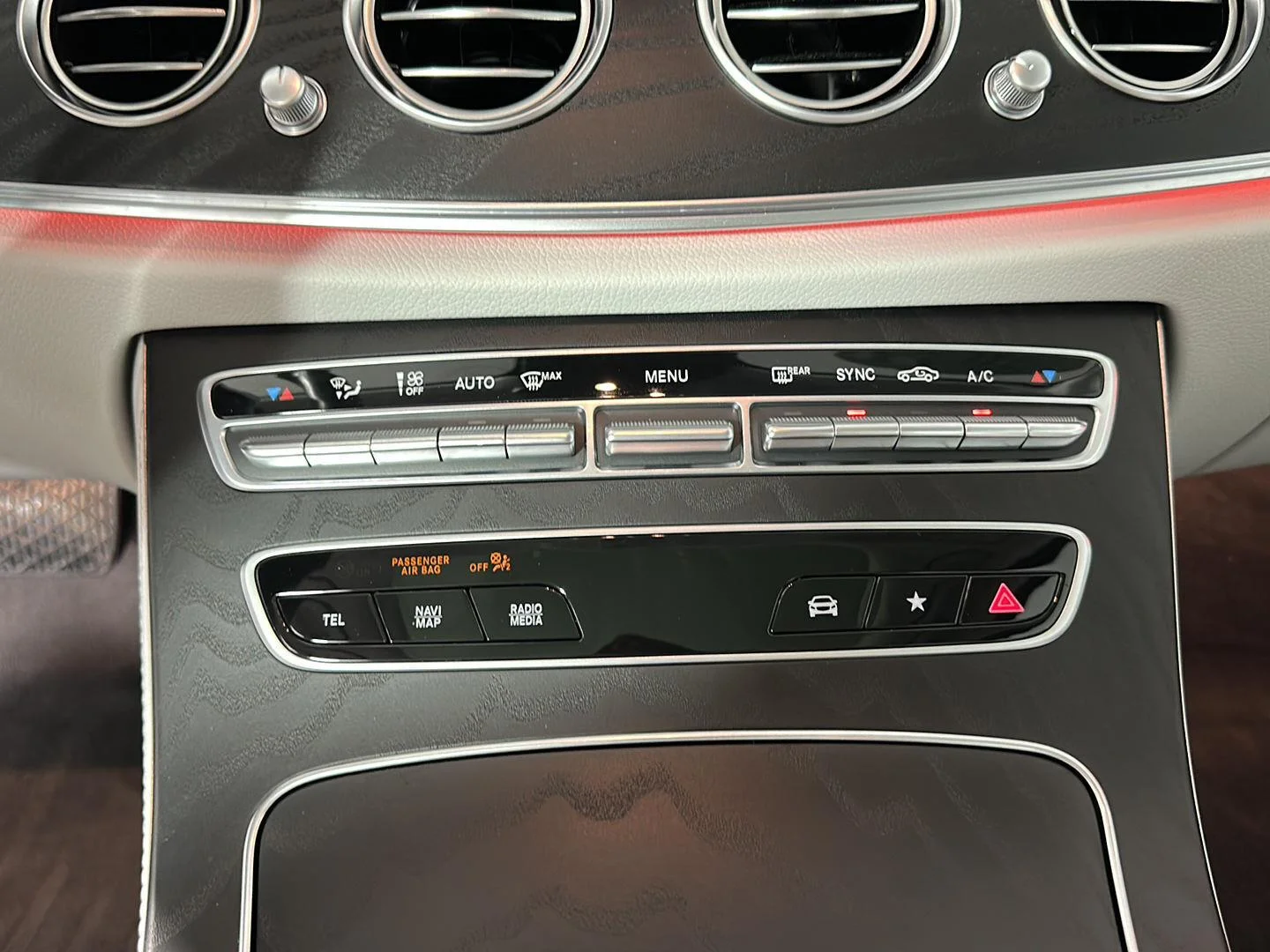 Used 2023 MANUFAKTUR Selenite Gray Magno Mercedes-Benz E 450 image 23