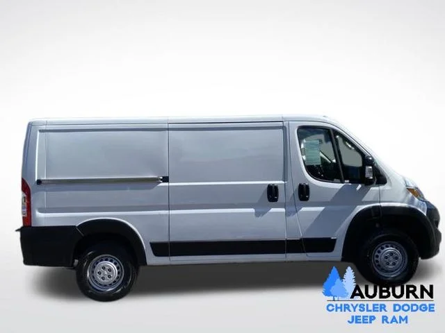 Used 2025 White Ram Base image 8