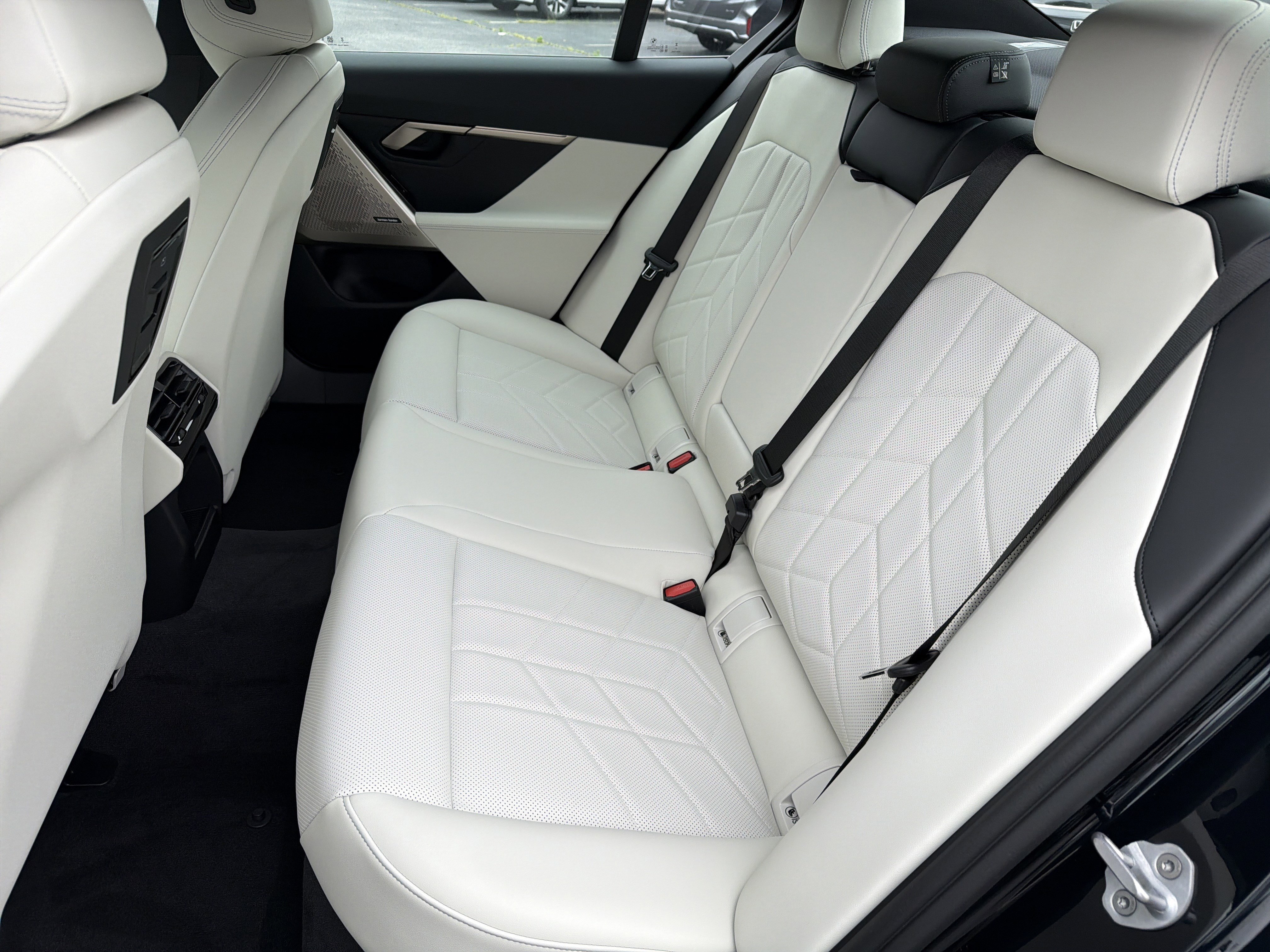 New 2027 Carbon Black Metallic BMW 530i image 24