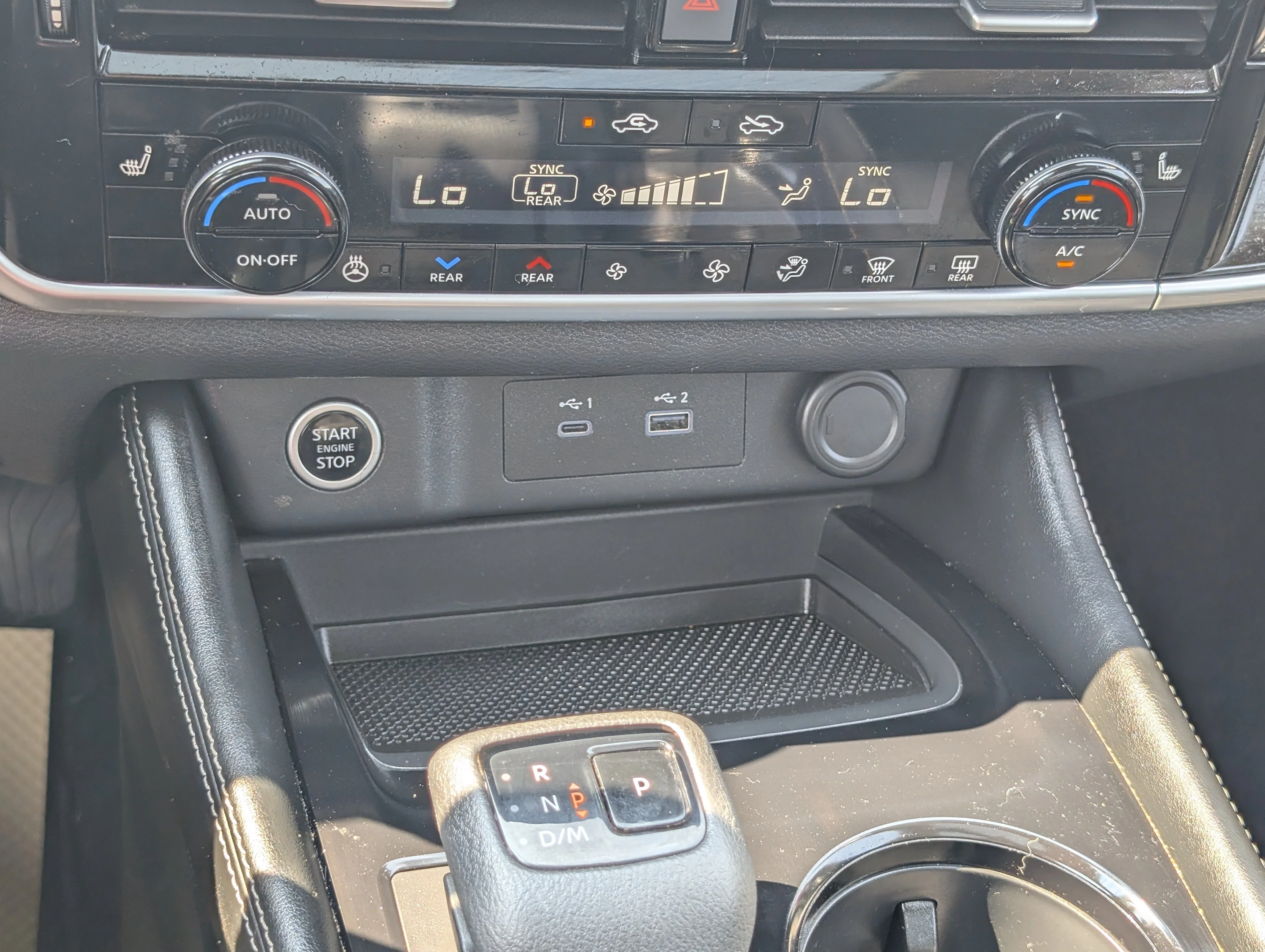 Used 2023 Glacier White Nissan SL image 33