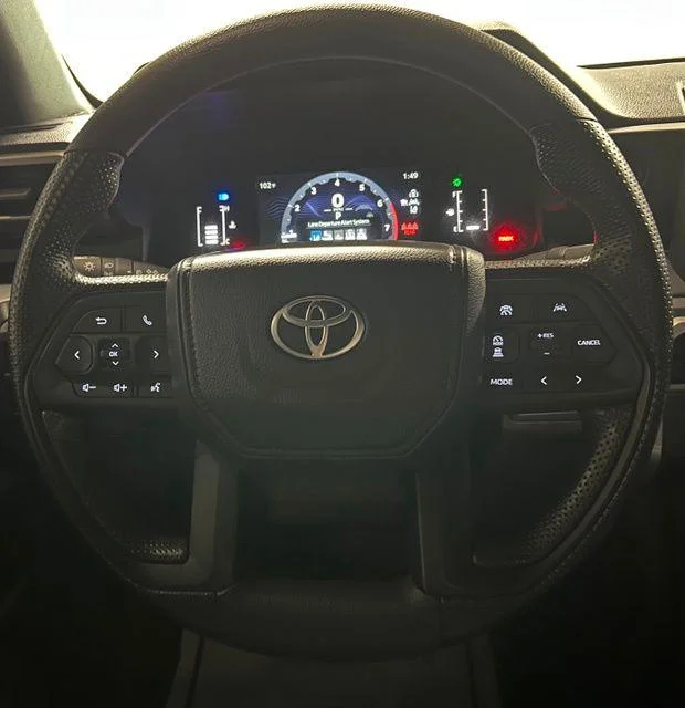 Used 2025 BLACK Toyota  image 11