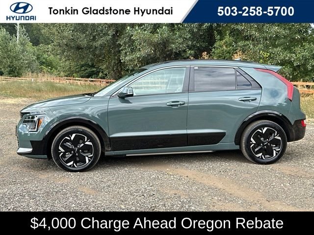 Used 2023 Cityscape Green Kia Wind image 6