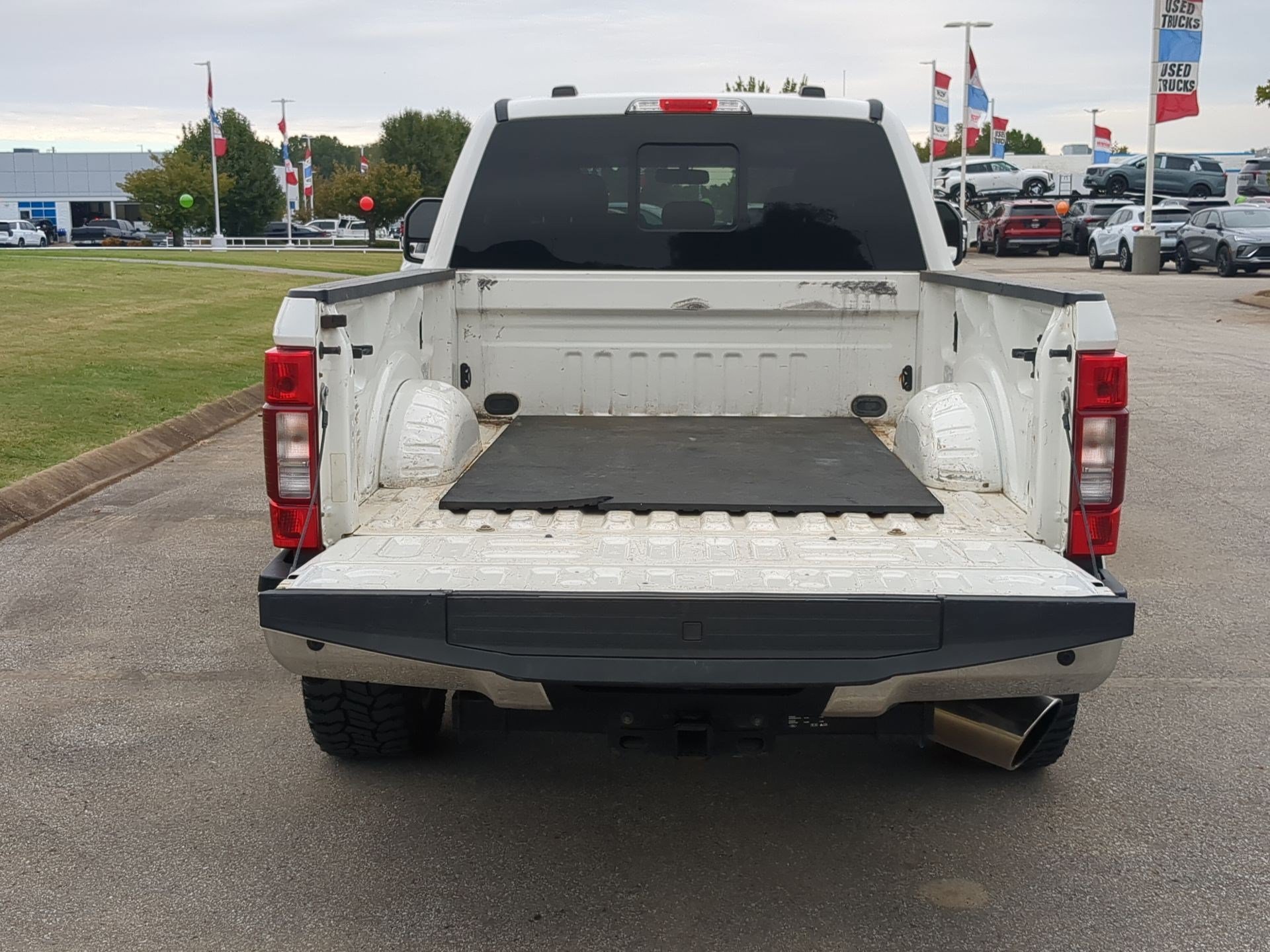 Used 2020 Star White Metallic Tri-Coat Ford LARIAT image 20