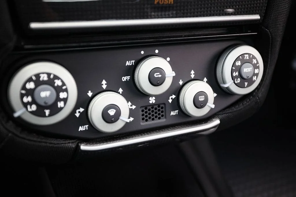 Used 2011 Grigio Titanio Metall Ferrari Base image 38