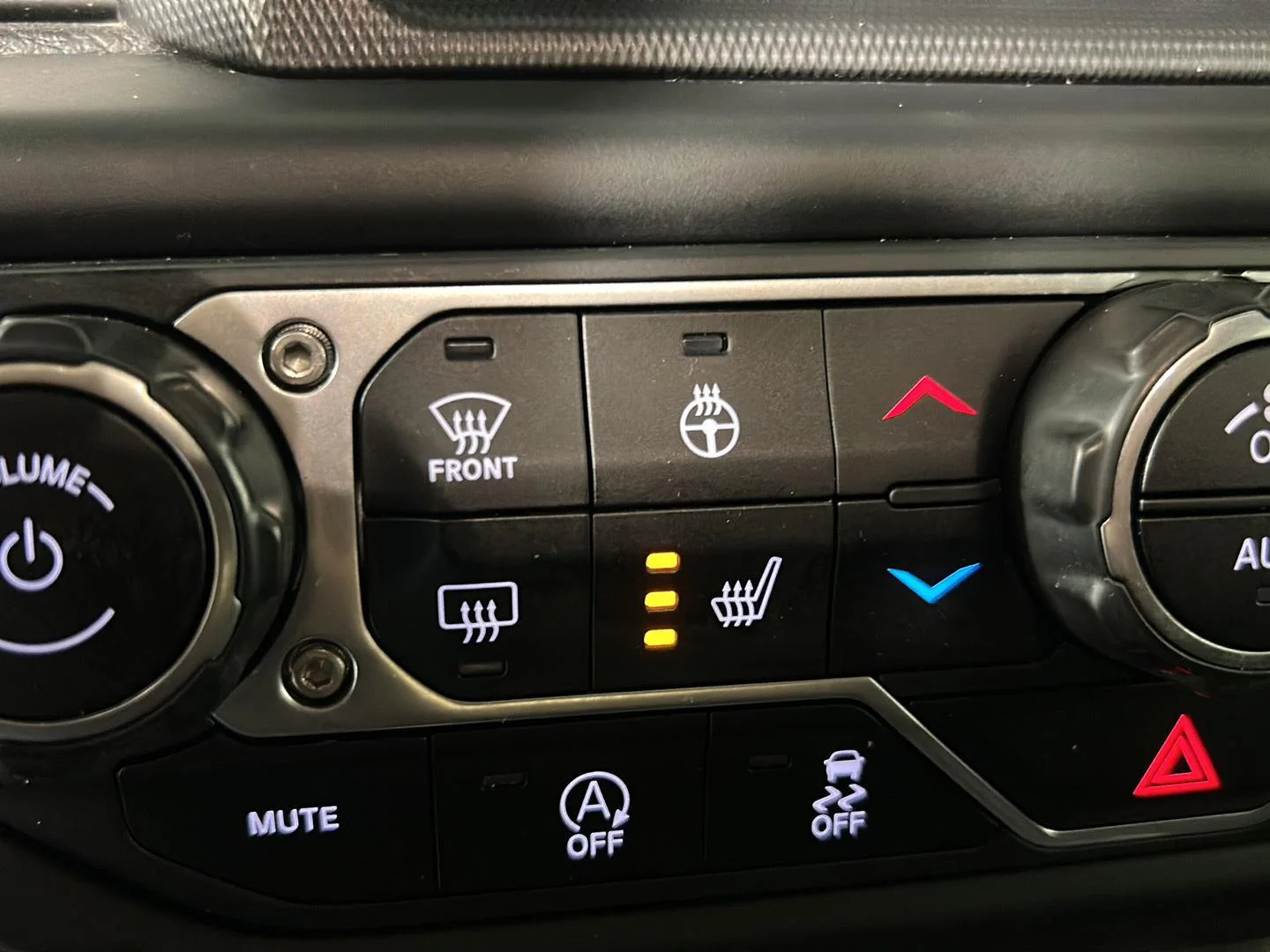 Used 2021 Granite Crystal Metallic Clearcoat Jeep Sport S image 24
