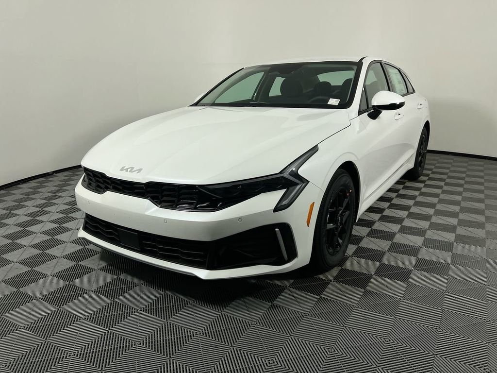 New 2026 Snow White Pearl Kia LXS FWD image 8