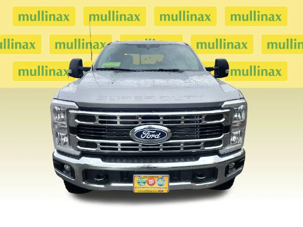 New 2027 Silver Ford XLT image 11