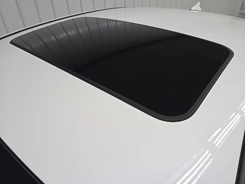 Used 2018 White Hyundai Sport+ image 13