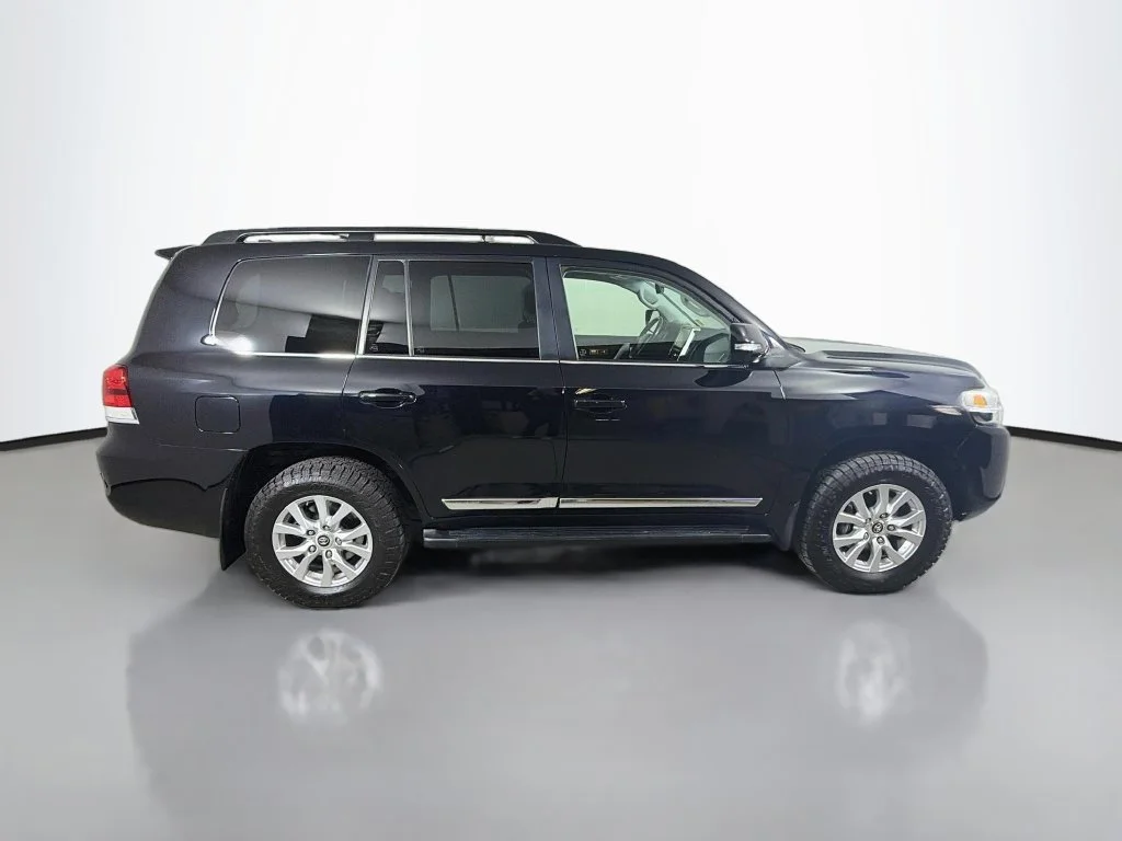 Certified Used 2018 Black Toyota Base image 5