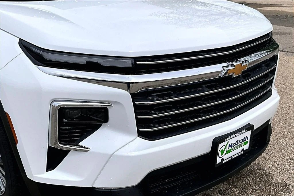 Used 2026 White Chevrolet LT image 35