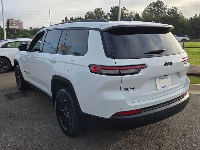 Used 2024 White Jeep Altitude X image 12