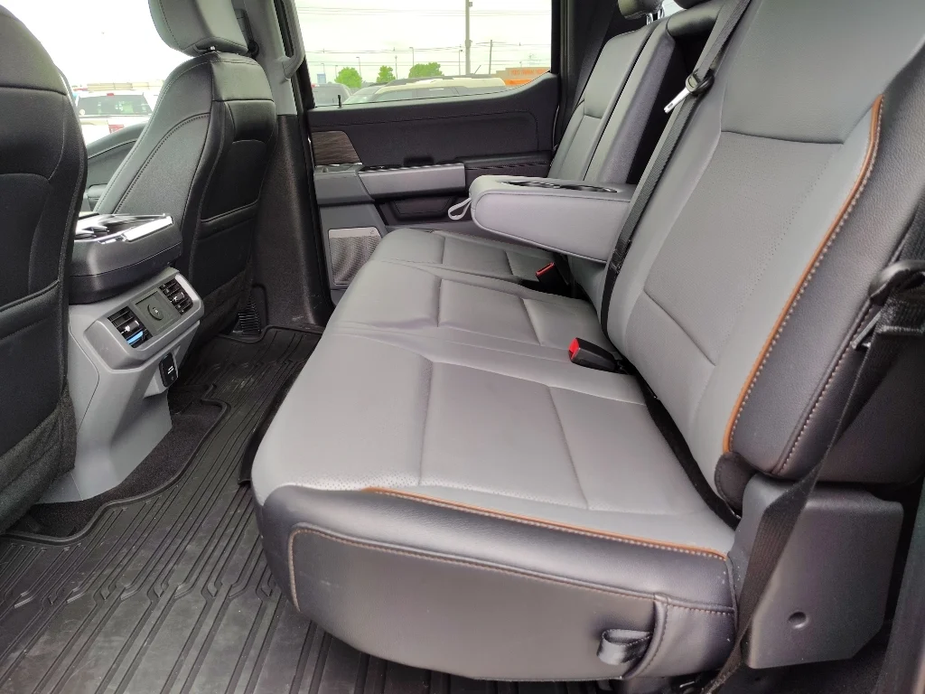 Used 2025 Carbonized Gray Metallic Ford LARIAT image 12