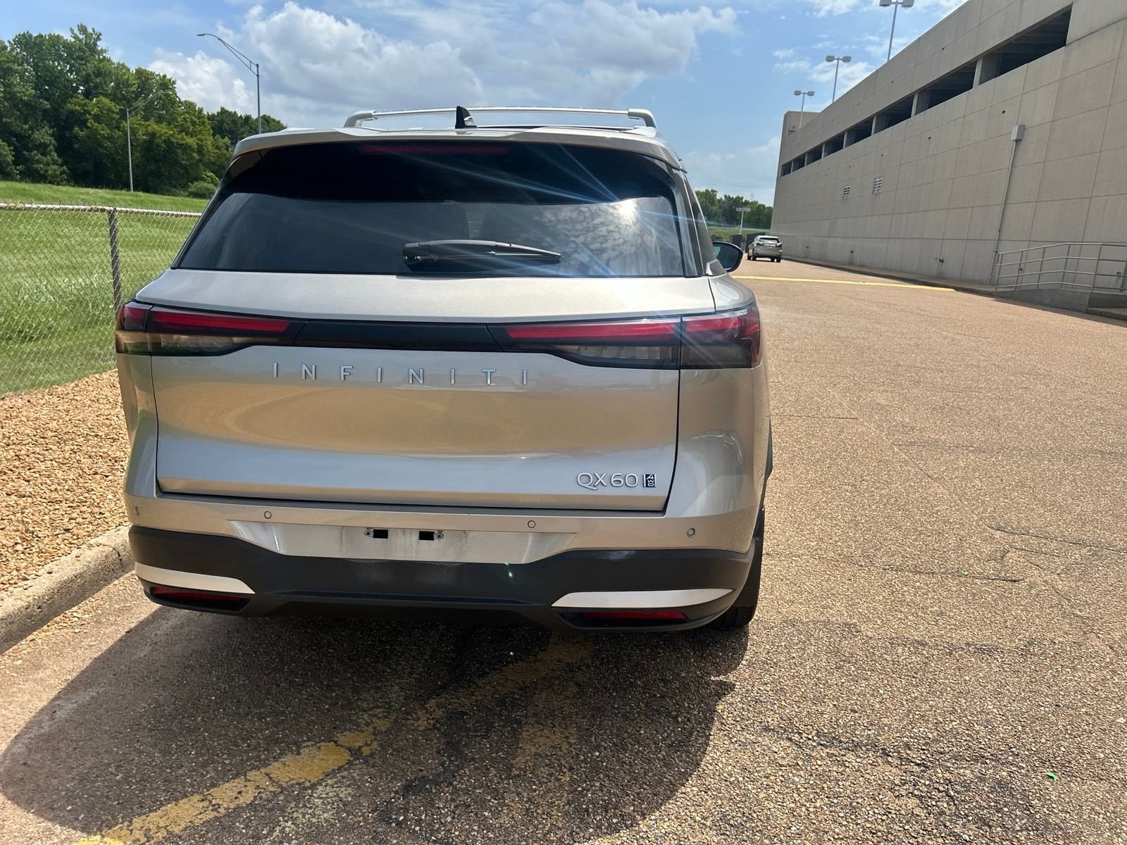 Used 2026 Silver INFINITI LUXE image 29