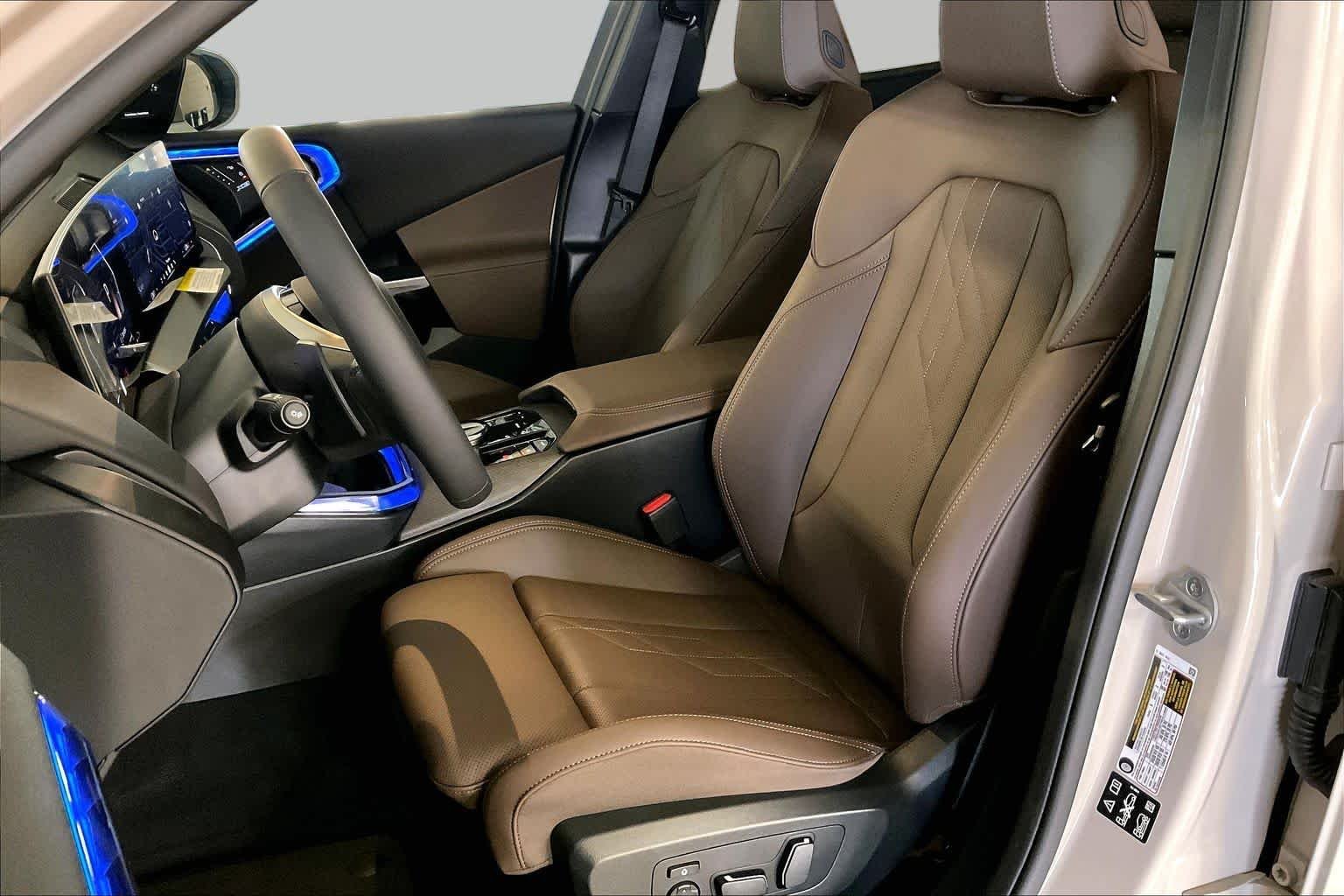New 2026 Dune Grey Metallic BMW 30 xDrive image 9