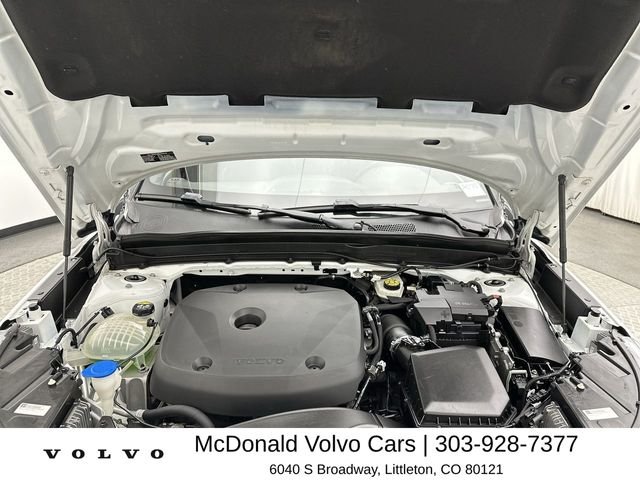 Used 2019 White Volvo R-Design image 26