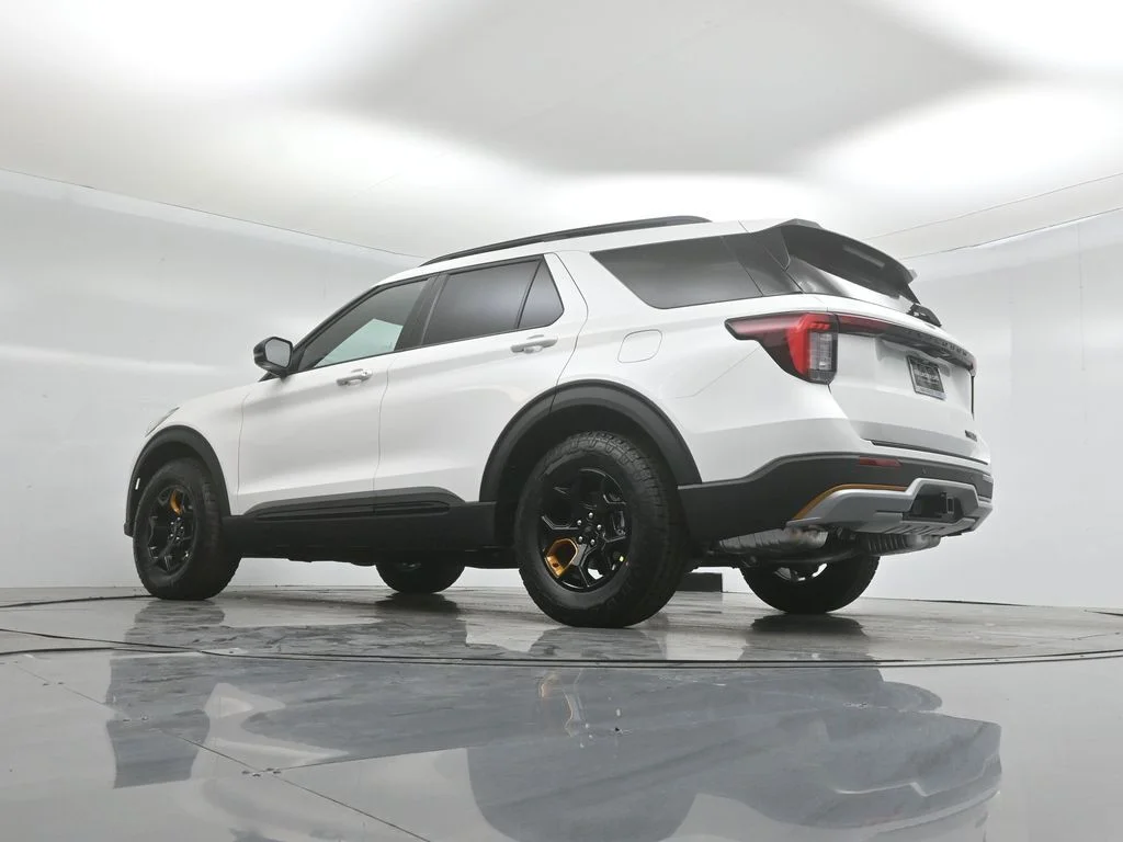 New 2026 Star White Metallic Tri-Coat Ford Tremor image 51