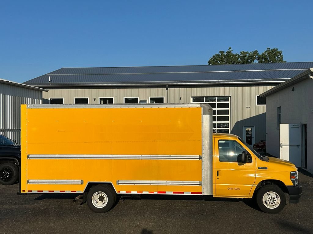 Used 2022 Yellow Ford CUTWY image 5