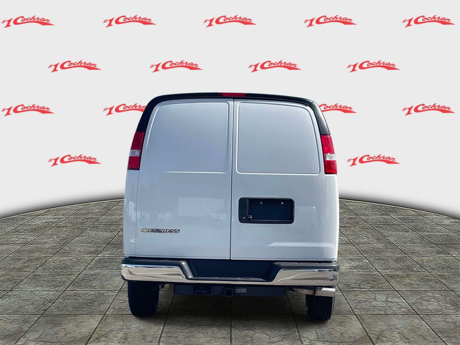 New 2026 Summit White Chevrolet WT image 4