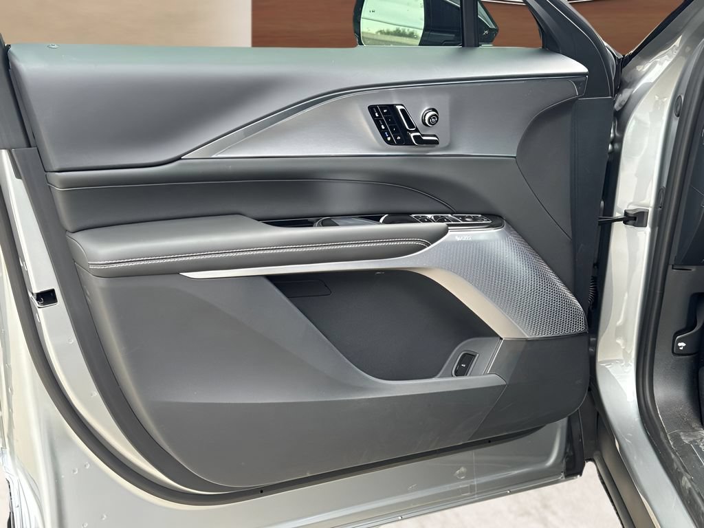 2027 Cadillac LYRIQ Premium Luxury - Photo 20