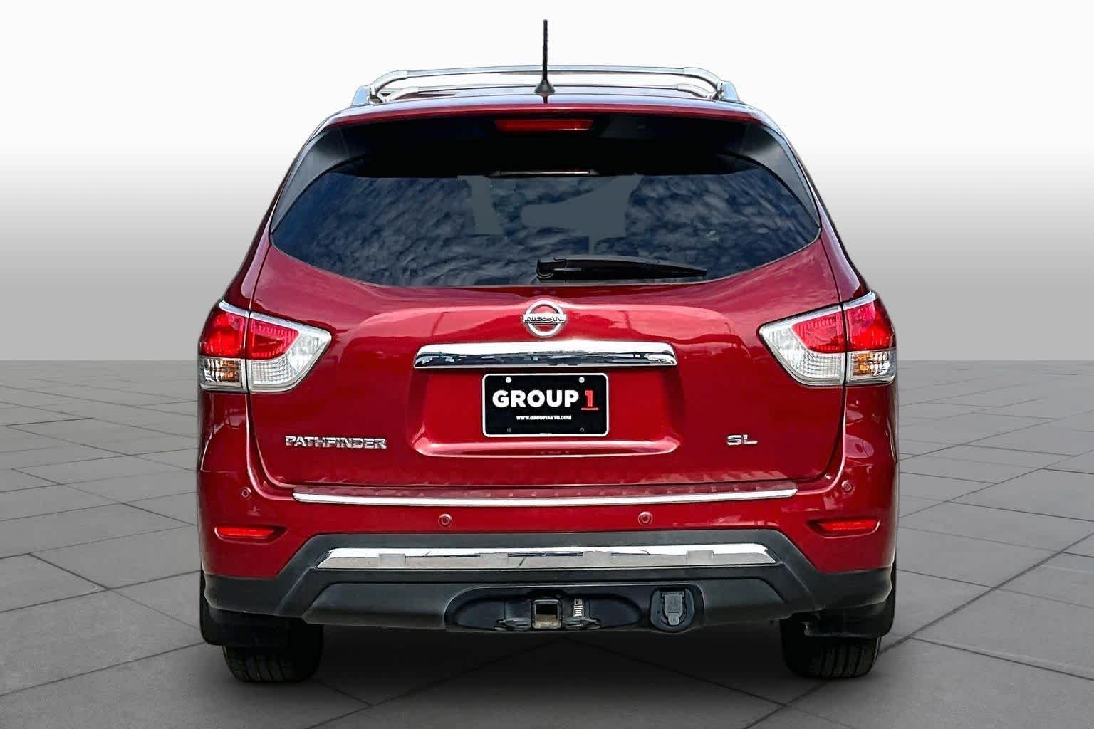 Pre-Owned 2015 Nissan Pathfinder SL