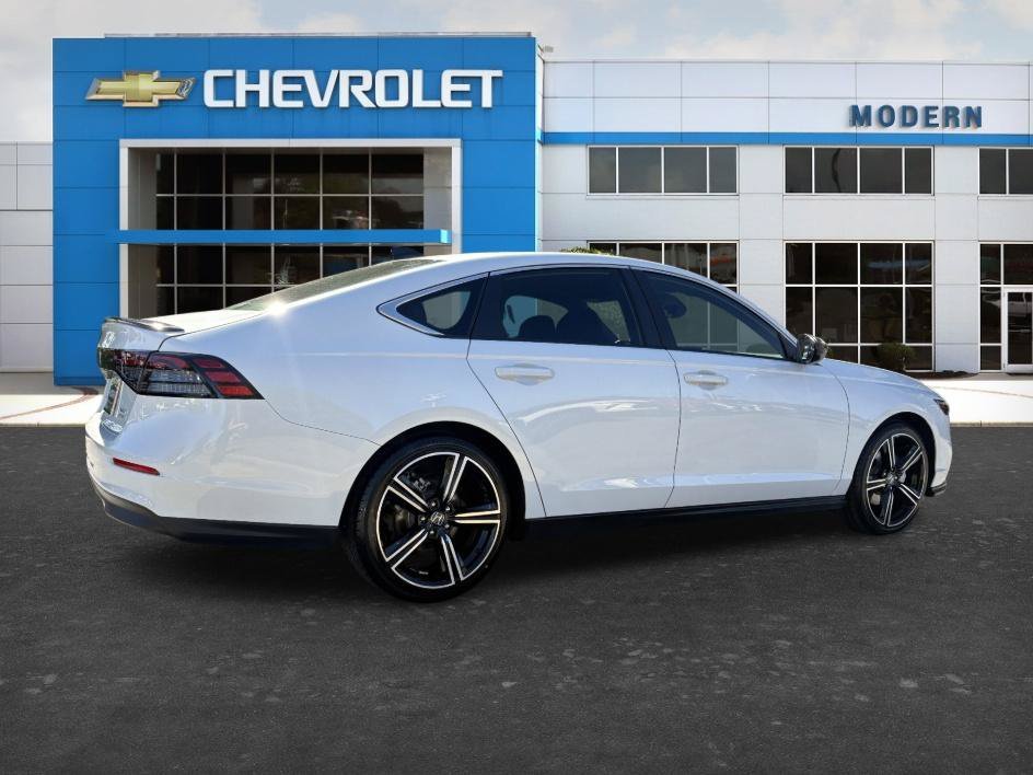 Used 2025 Platinum White Pearl Honda Sport image 5