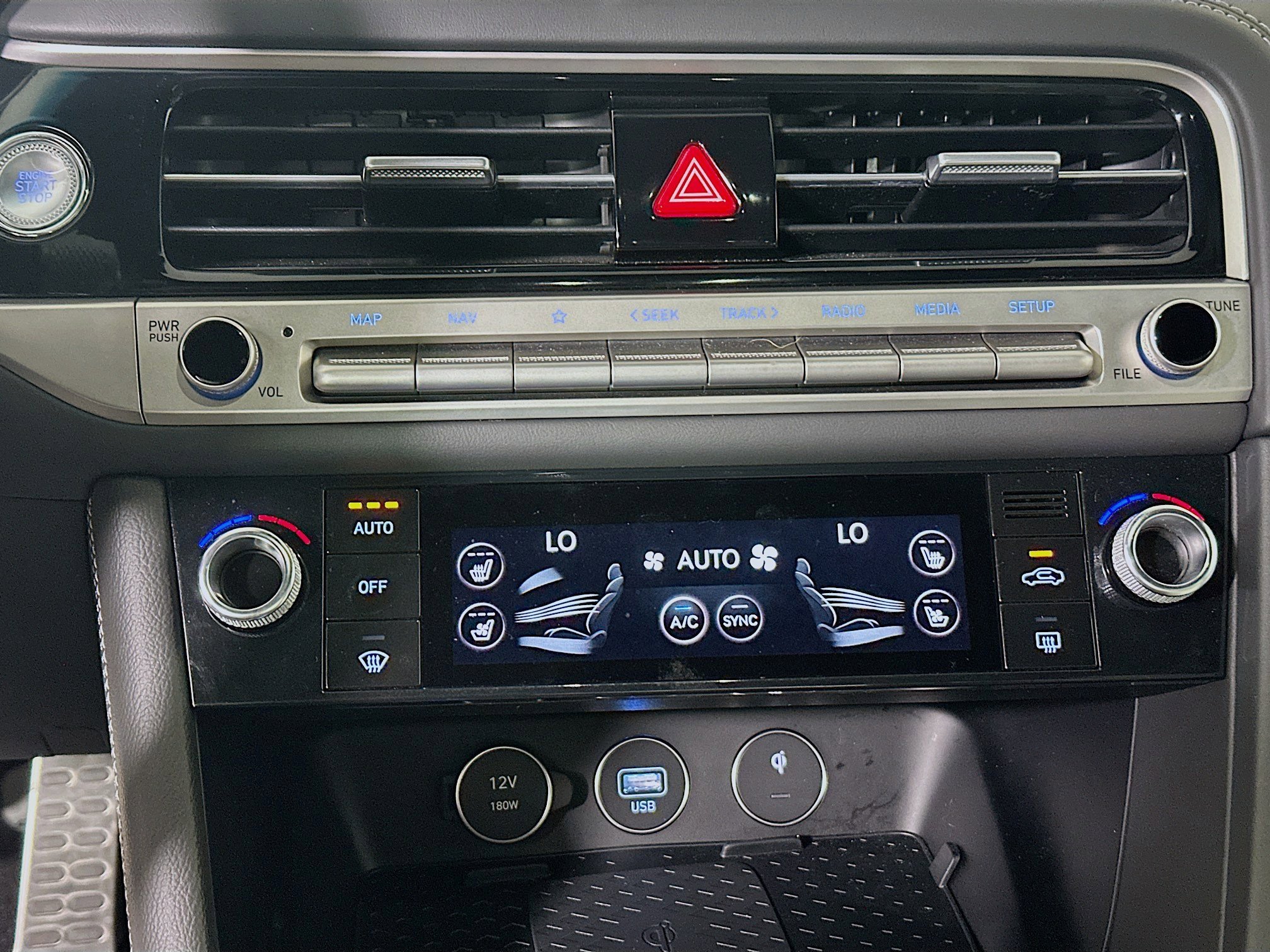 2025 GENESIS G70 Standard - Photo 23