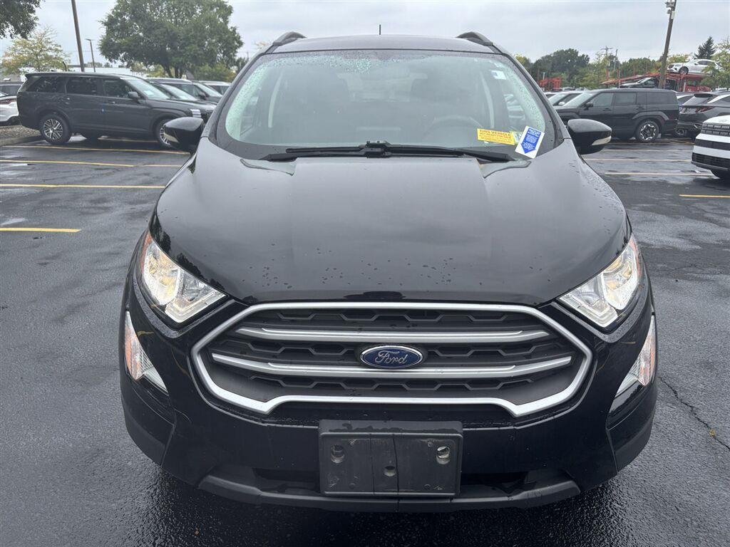 Used 2020 Shadow Black Ford SE image 2
