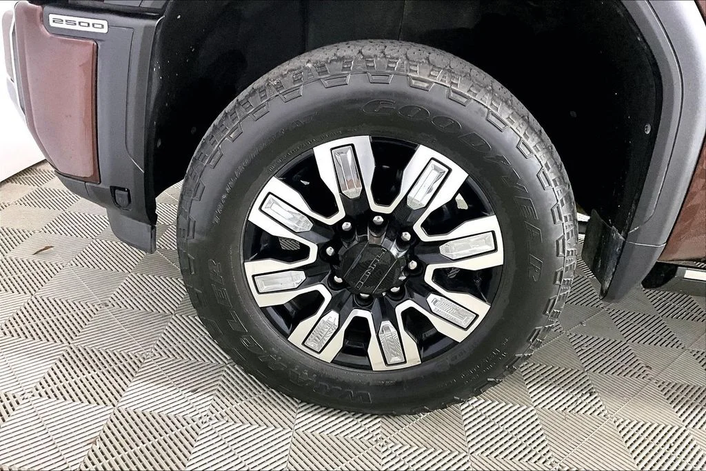 Used 2024 Redwood Metallic GMC Denali image 7