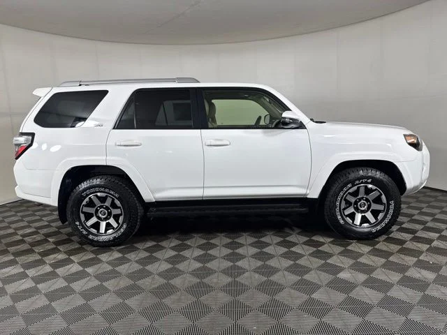 Used 2018 Super White Toyota SR5 Premium image 2