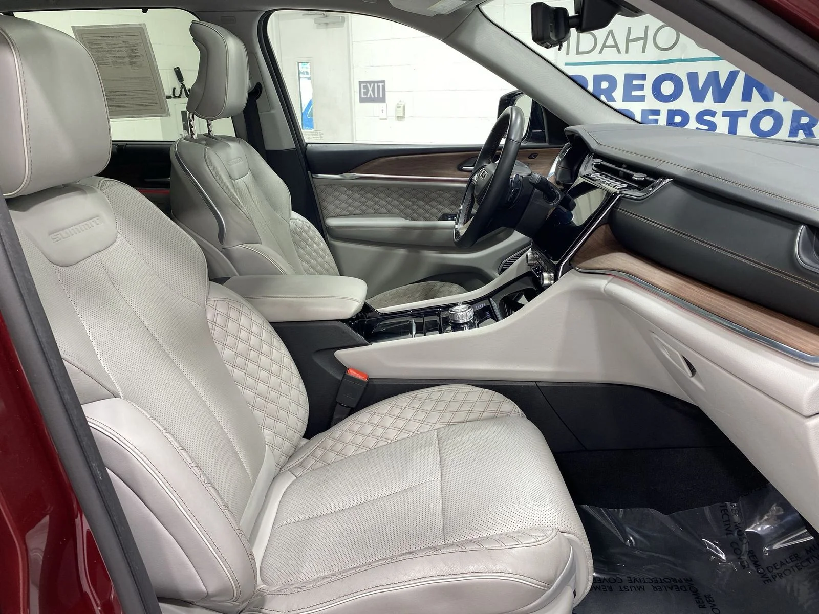 Used 2022 Red Jeep Summit 4xe image 25
