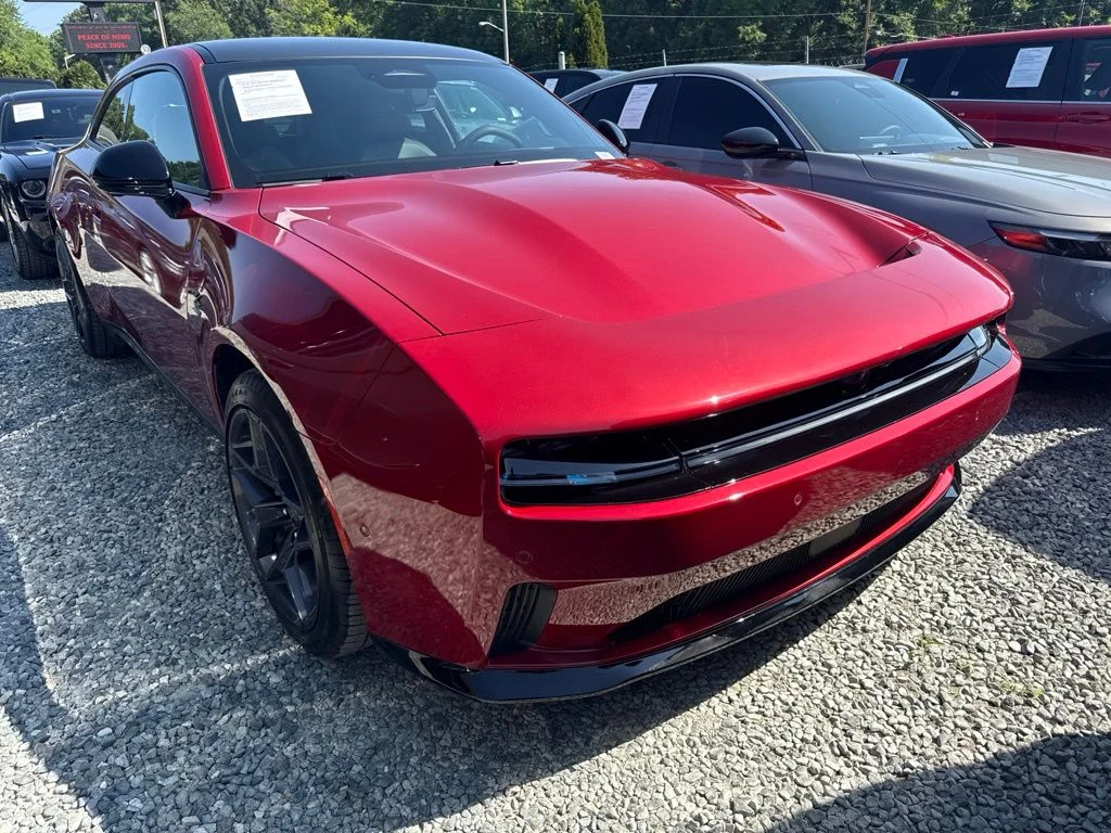Used 2025  Dodge R/T image 2