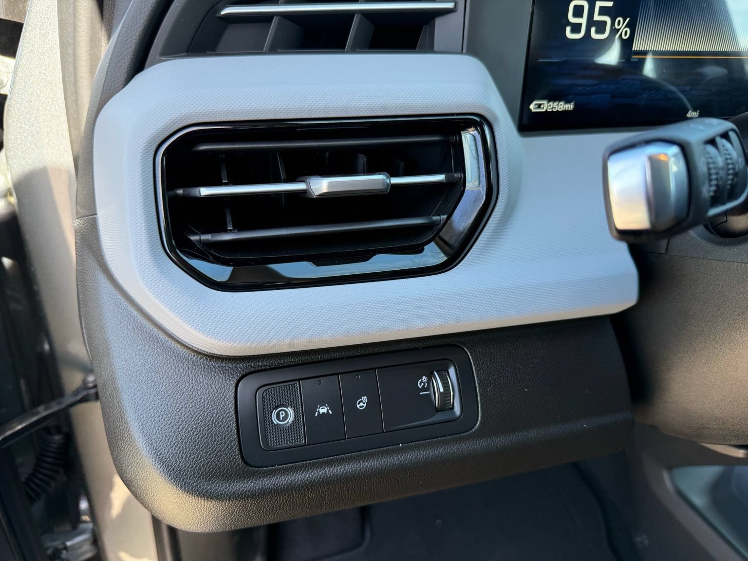 2027 Chevrolet Bolt LT - Photo 13
