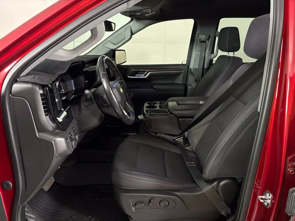 Used 2022 Red Chevrolet LT image 17