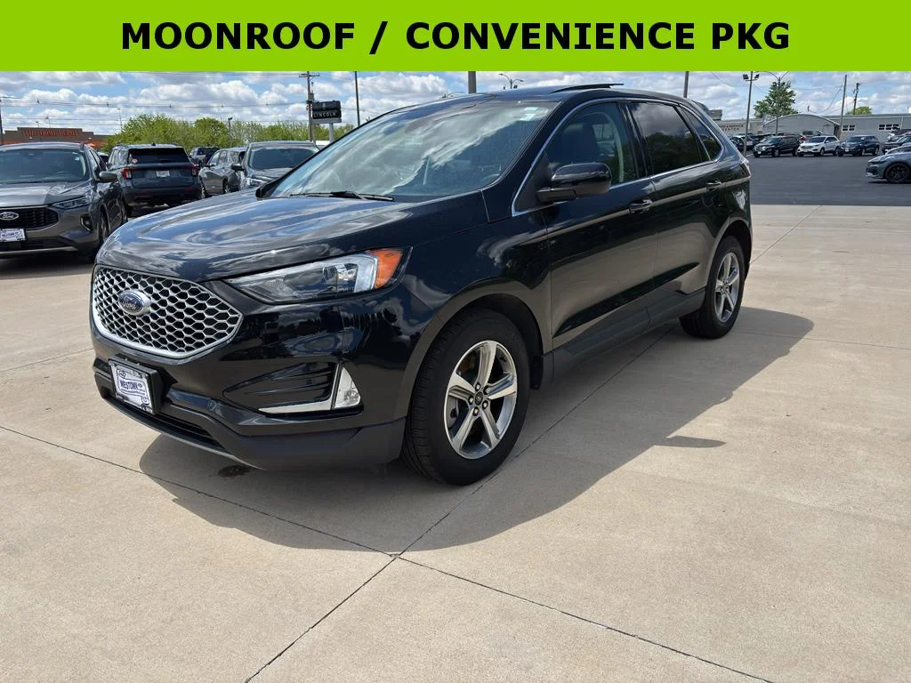 Used 2024 Agate Black Metallic Ford SEL image 4