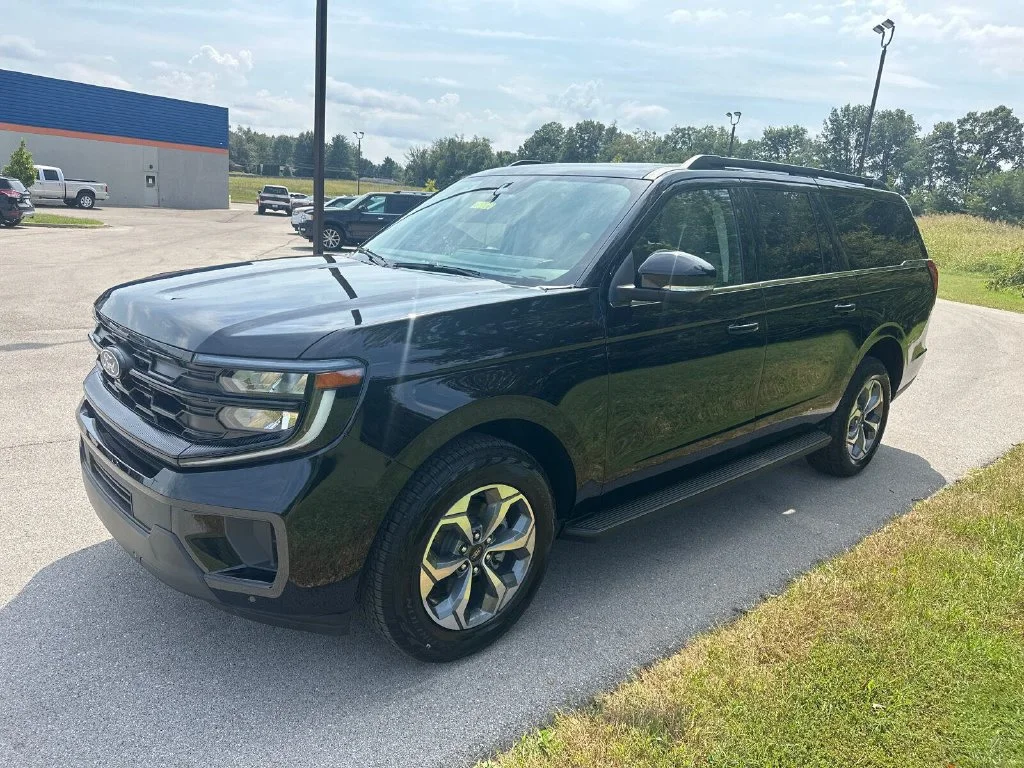New 2027 Black Ford Active image 4