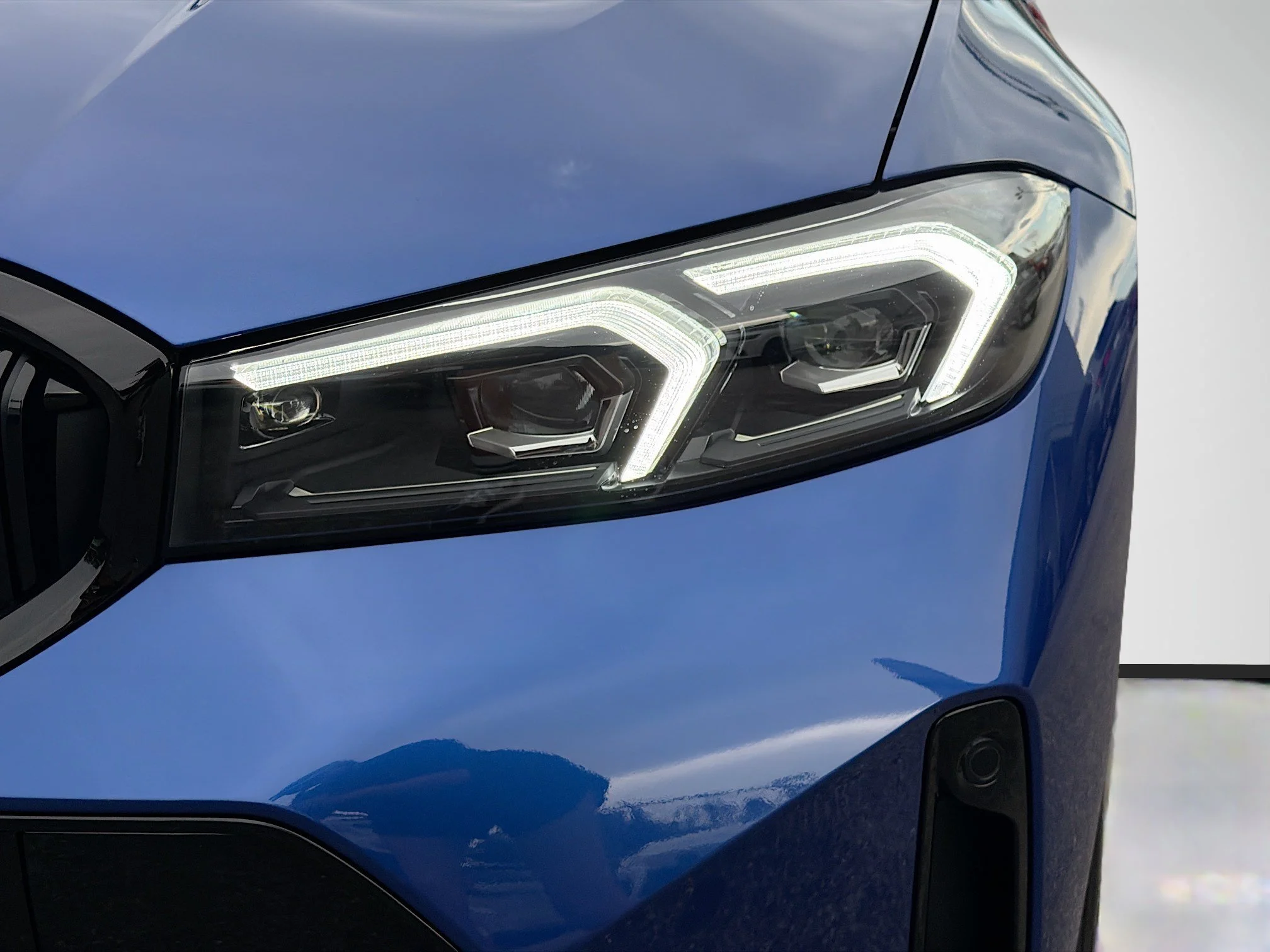New 2026 Portimao Blue Metallic BMW 330i image 9
