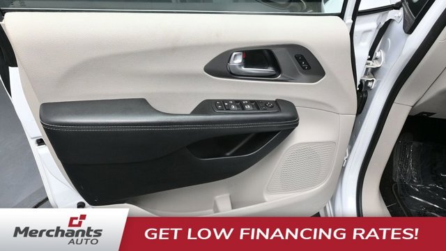 Used 2024 White Chrysler Touring L image 15