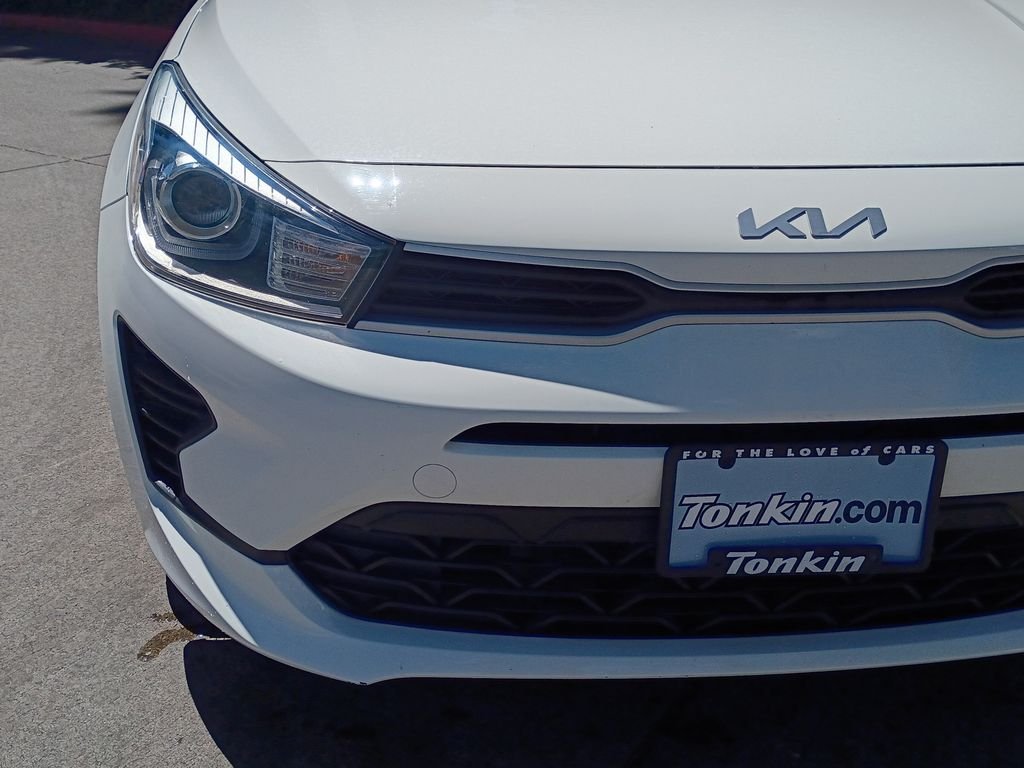 Used 2022 Clear White Kia S image 11