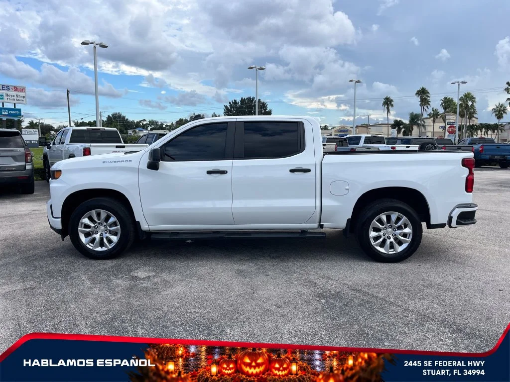 Used 2021 SUMMIT WHITE Chevrolet Custom image 8
