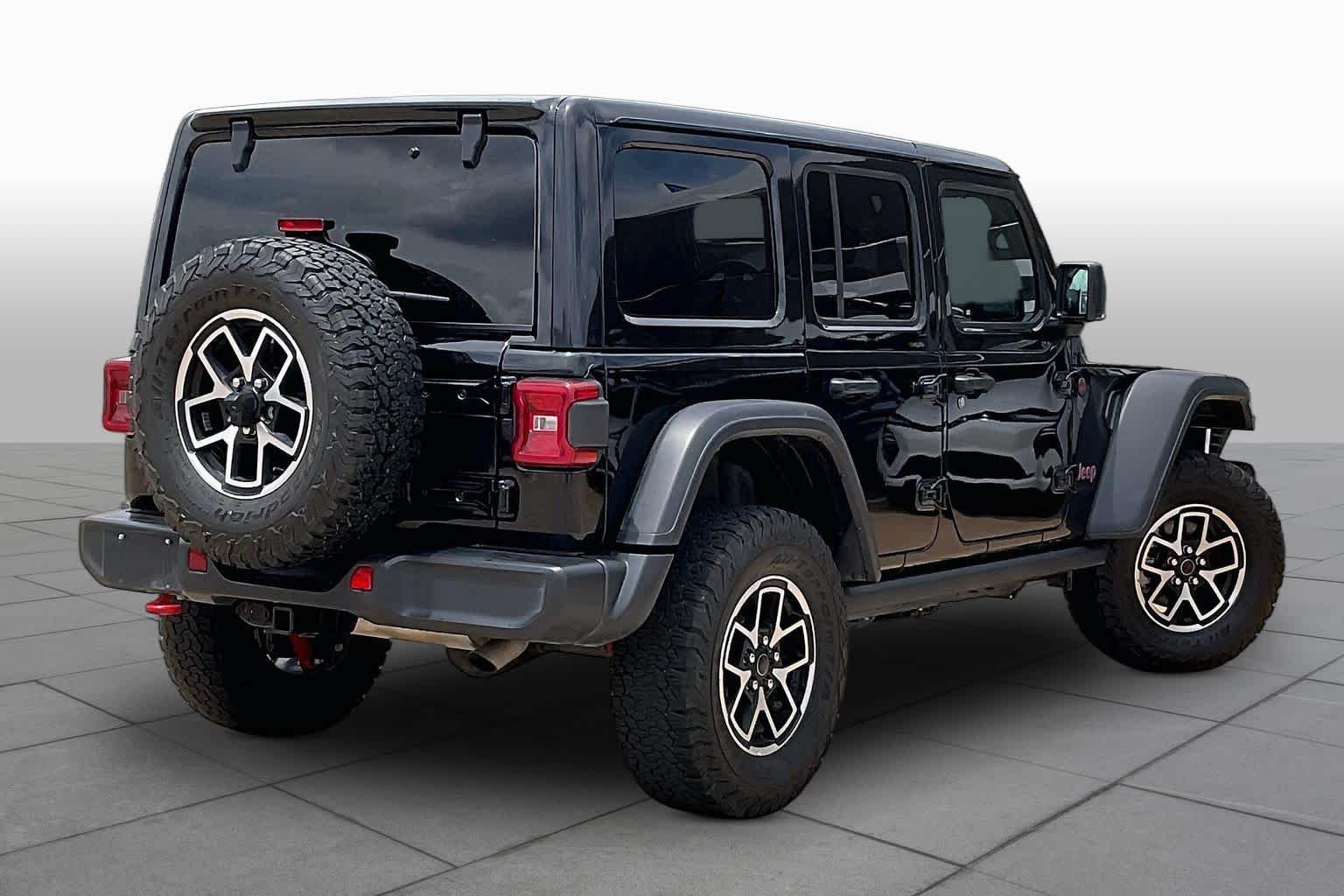 Used 2025 Black Clearcoat Jeep Rubicon image 13